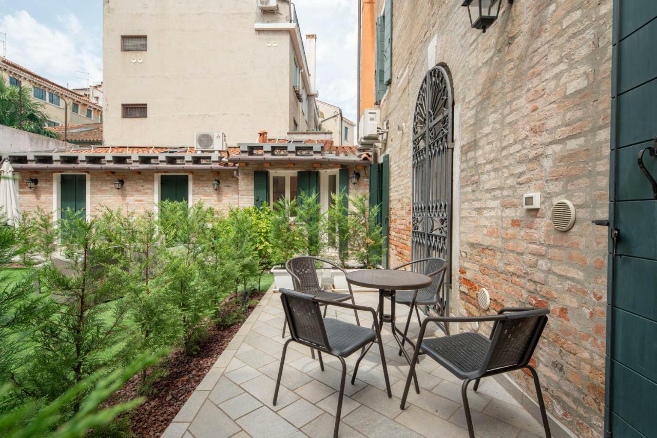 Corte Dei Santi Venesia Bagian luar foto